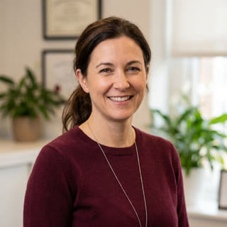 Laura Bennett, responsable des standards de la plateforme chez Verger Rendoire, photographiée pour une photo de profil